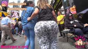 Universal Hipz Gilf
